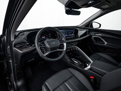 Certified 2025 Audi Q5 Premium w/ Convenience Package image 11