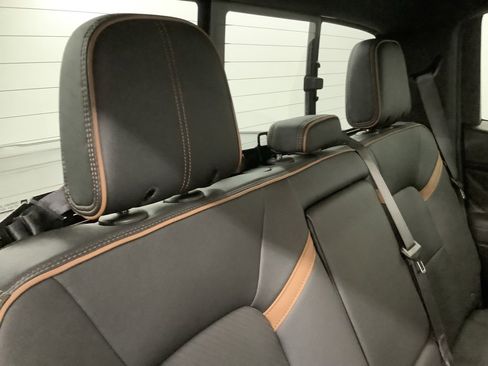 Used 2024 GMC Canyon AT4 image 31