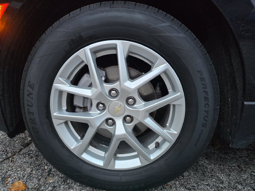 Used 2024 Chevrolet Equinox LT FWD image 16