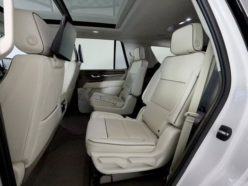 Used 2021 GMC Yukon Denali w/ Denali Premium Package image 17