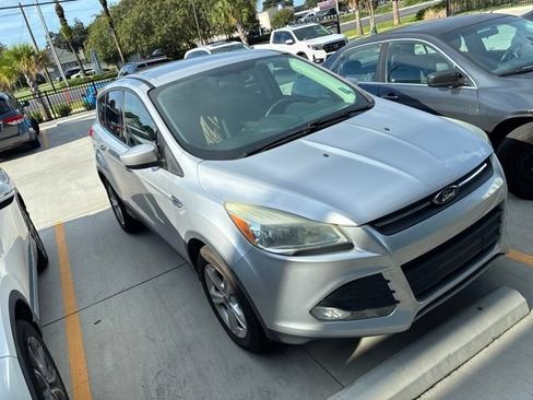 Used 2016 Ford Escape SE FWD image 4