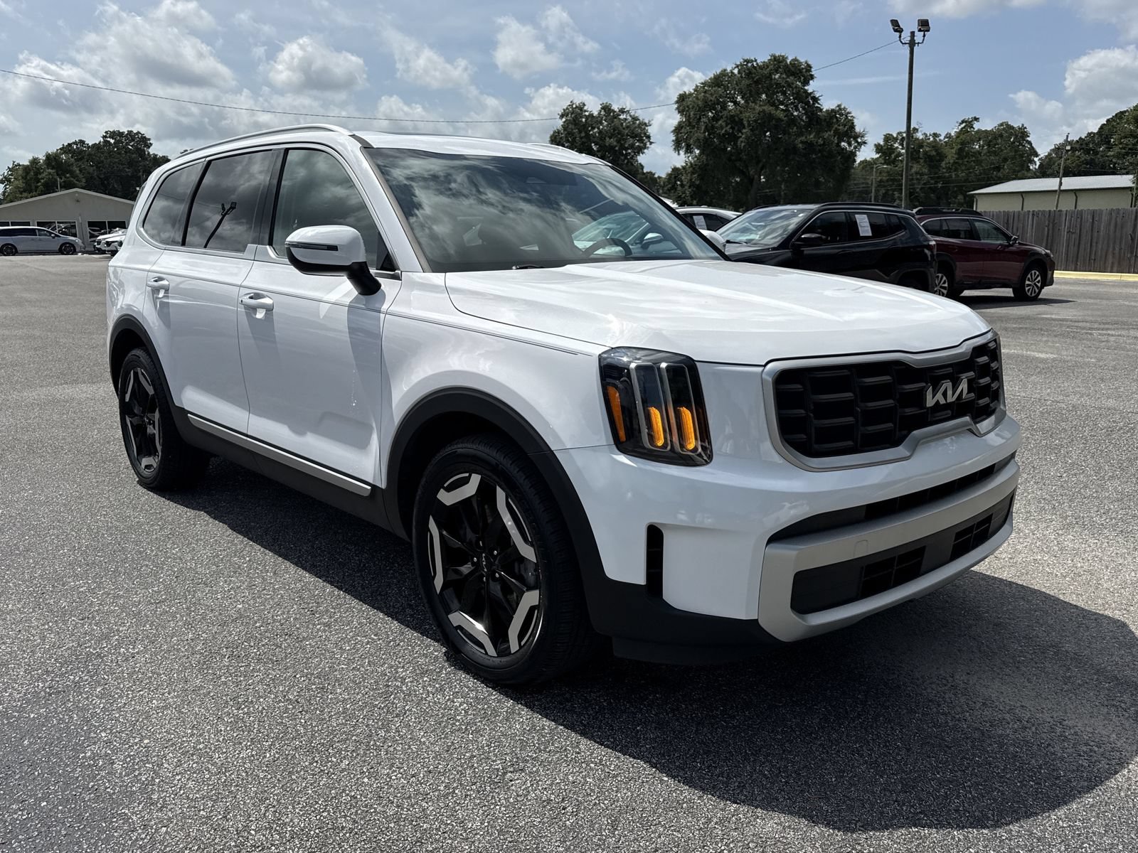 Used 2024 Kia Telluride S w/ S Sunroof Package FWD image 7