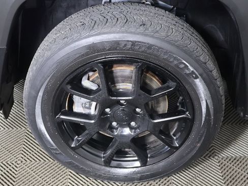 Used 2020 Jeep Renegade Altitude AWD/4WD image 14