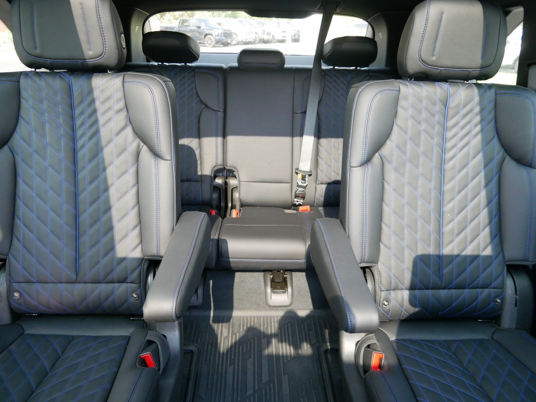 Used 2026 Cadillac Escalade IQ Sport 1 w/ LPO, Floor Liner Package AWD/4WD image 11