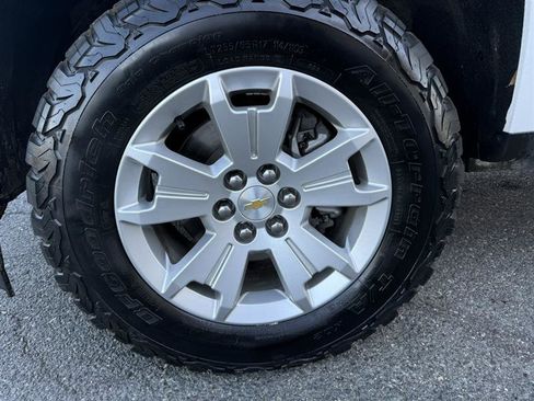 Used 2022 Chevrolet Colorado LT w/ Fleet Safety Package image 9
