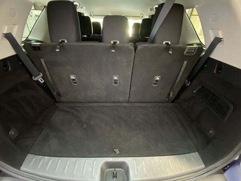 Used 2025 Nissan Pathfinder SV AWD/4WD image 31