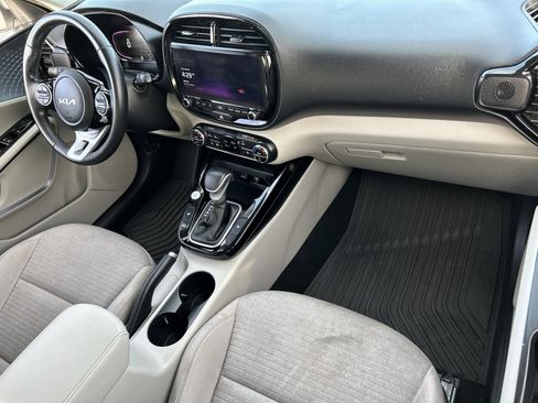 Certified 2023 Kia Soul EX image 12