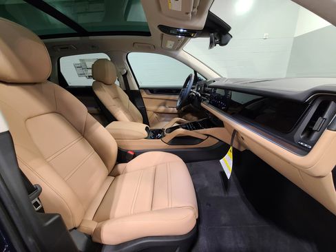 New 2026 Porsche Cayenne image 29