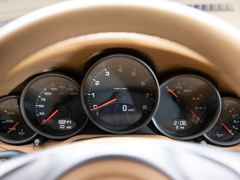 Used 2010 Porsche 911 Carrera RWD image 67