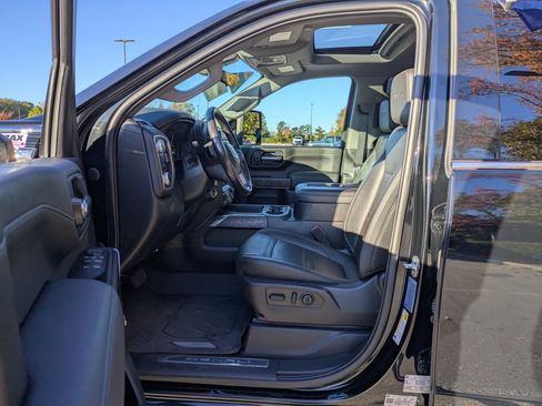 Used 2022 GMC Sierra 3500 Denali w/ Denali Ultimate Package image 12