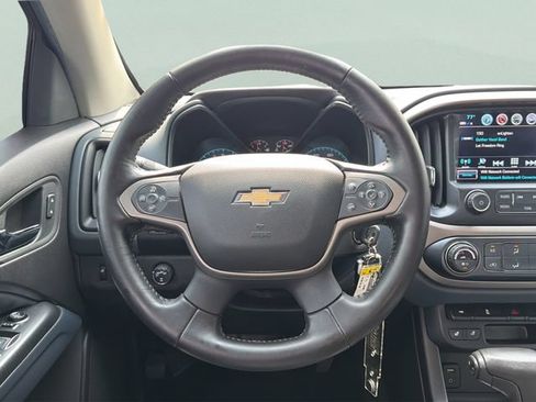 Used 2018 Chevrolet Colorado Z71 w/ Z71 Midnight Edition AWD/4WD image 8