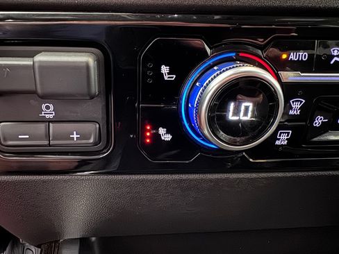 Certified 2024 GMC Sierra 1500 Elevation w/ LPO, Elevation Black Package AWD/4WD image 24