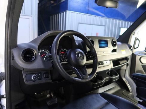 Used 2023 Mercedes-Benz Sprinter 2500 image 22
