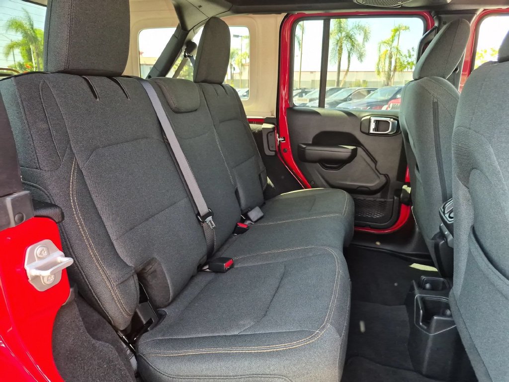 Used 2025 Jeep Wrangler Unlimited Sport AWD/4WD image 30