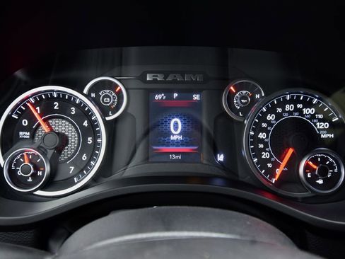 New 2026 RAM 1500 4x4 Crew Cab image 27