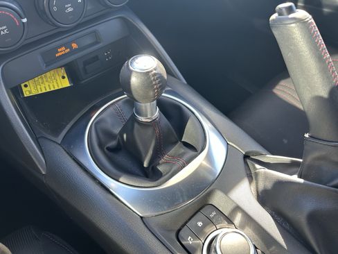 Used 2016 MAZDA MX-5 Miata Club image 15