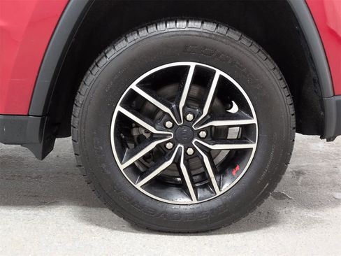 Certified 2019 Jeep Grand Cherokee Trailhawk image 14