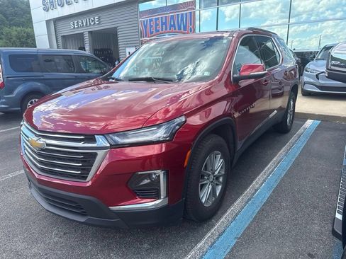Used 2023 Chevrolet Traverse LT AWD/4WD image 2