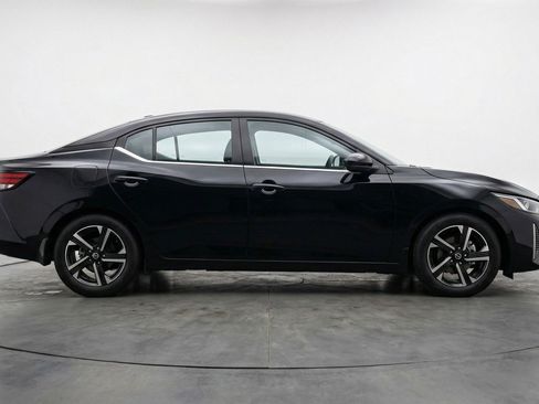 Used 2025 Nissan Sentra SV FWD image 11