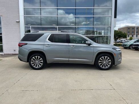 Used 2023 Chevrolet Traverse Premier w/ LPO, Floor Liner Package AWD/4WD image 4