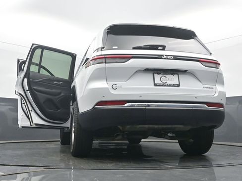 Used 2024 Jeep Grand Cherokee Laredo image 60