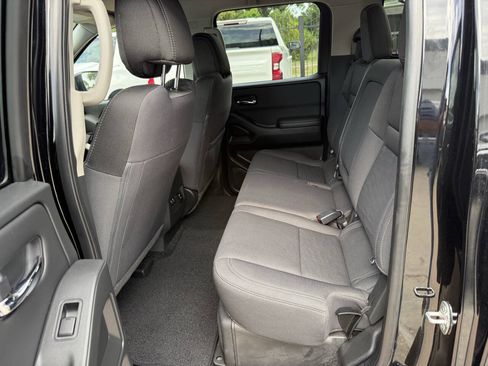 Used 2024 Nissan Frontier SV w/ Technology Package RWD image 13