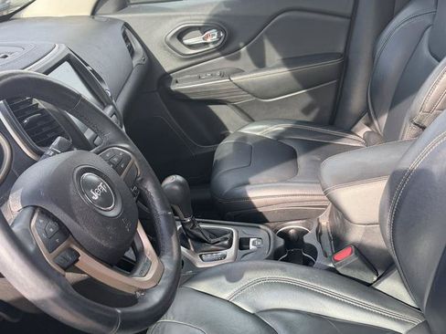 Used 2016 Jeep Cherokee Limited FWD image 11