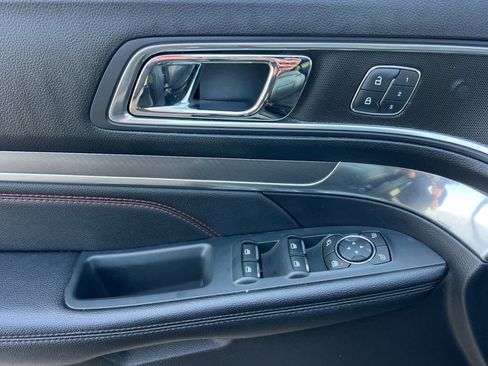 Used 2018 Ford Explorer Sport w/ Equipment Group 401A image 13