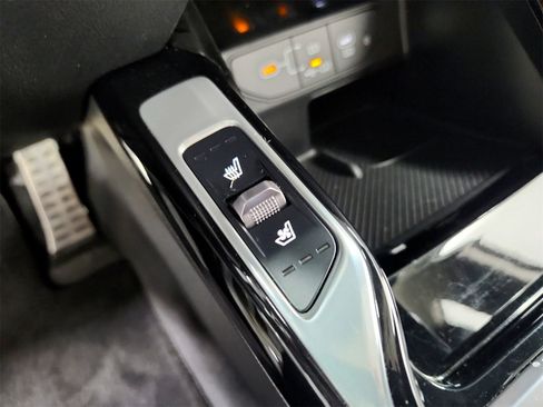 Used 2025 Kia Sorento SX image 33