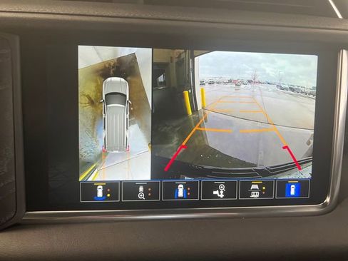 Used 2024 GMC Yukon Denali image 16