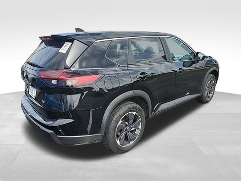 Used 2024 Nissan Rogue SV FWD image 12