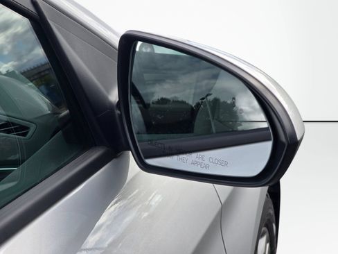 Used 2018 Hyundai Elantra Value Edition FWD image 28