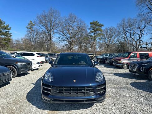 Used 2017 Porsche Macan Turbo image 2