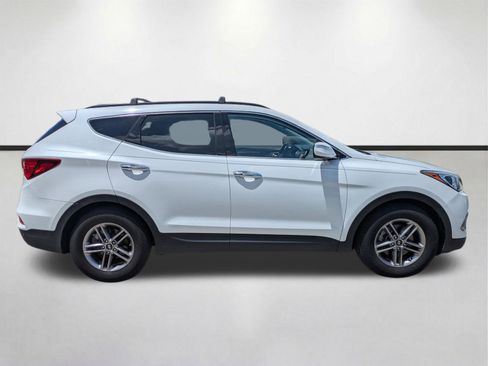 Used 2017 Hyundai Santa Fe Sport FWD image 4