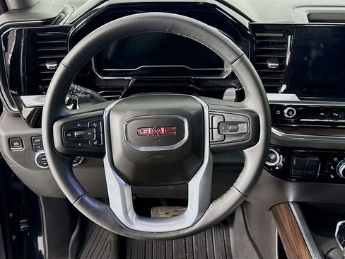 Used 2023 GMC Sierra 1500 SLT w/ SLT Premium Plus Package AWD/4WD image 10
