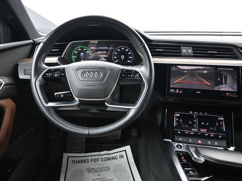 Used 2022 Audi e-tron Premium w/ Convenience Plus Package AWD/4WD image 29