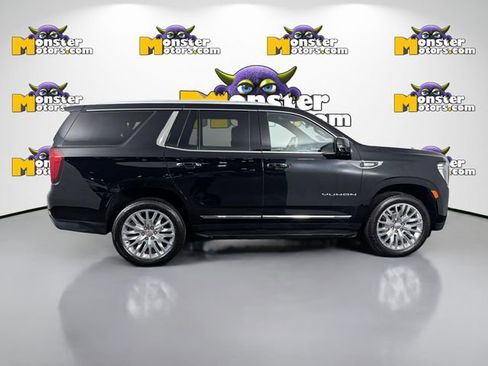 Used 2024 GMC Yukon SLT w/ SLT Luxury Package image 4