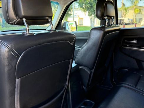 Used 2010 Jeep Liberty Renegade w/ Navigation Convenience Group image 12