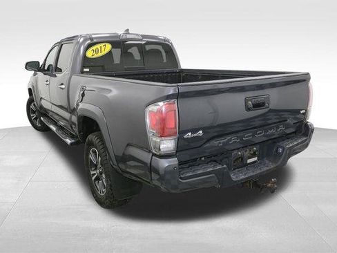 Used 2017 Toyota Tacoma Limited image 10