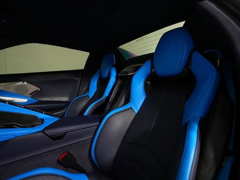 Used 2024 Chevrolet Corvette Stingray Premium Conv w/ Battery Protection Package RWD image 20