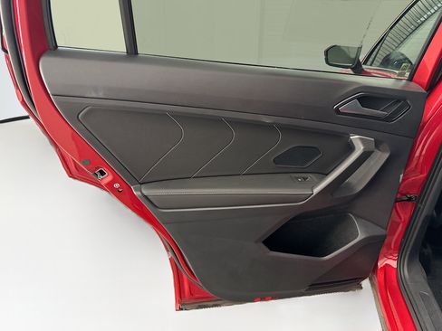 Used 2024 Volkswagen Tiguan SEL R-Line image 28