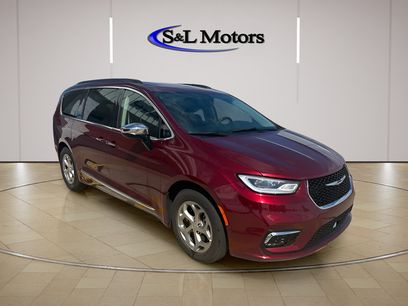 Certified 2023 Chrysler Pacifica Limited