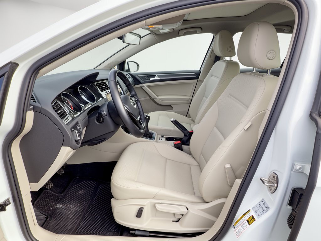 Used 2019 Volkswagen Golf SE FWD image 5
