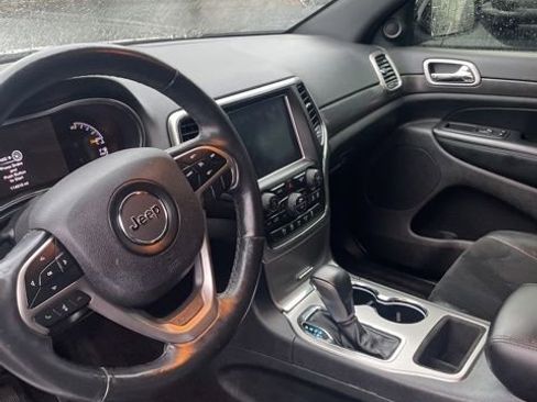 Used 2018 Jeep Grand Cherokee Altitude image 3