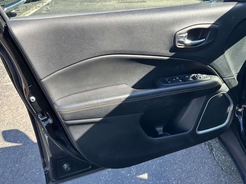 Used 2020 Jeep Compass Limited image 16