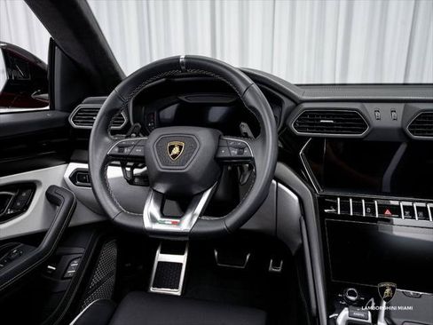 Used 2024 Lamborghini Urus S AWD/4WD image 33
