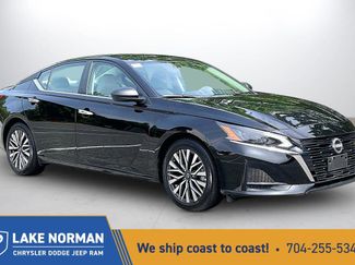 Used 2025 Nissan Altima 2.5 SV FWD video 1