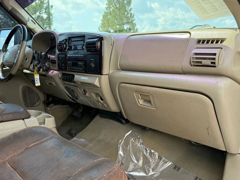 Used 2005 Ford F250 XL AWD/4WD image 19