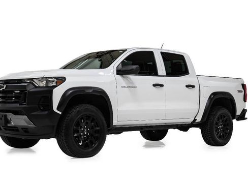 Used 2024 Chevrolet Colorado Trail Boss AWD/4WD image 2