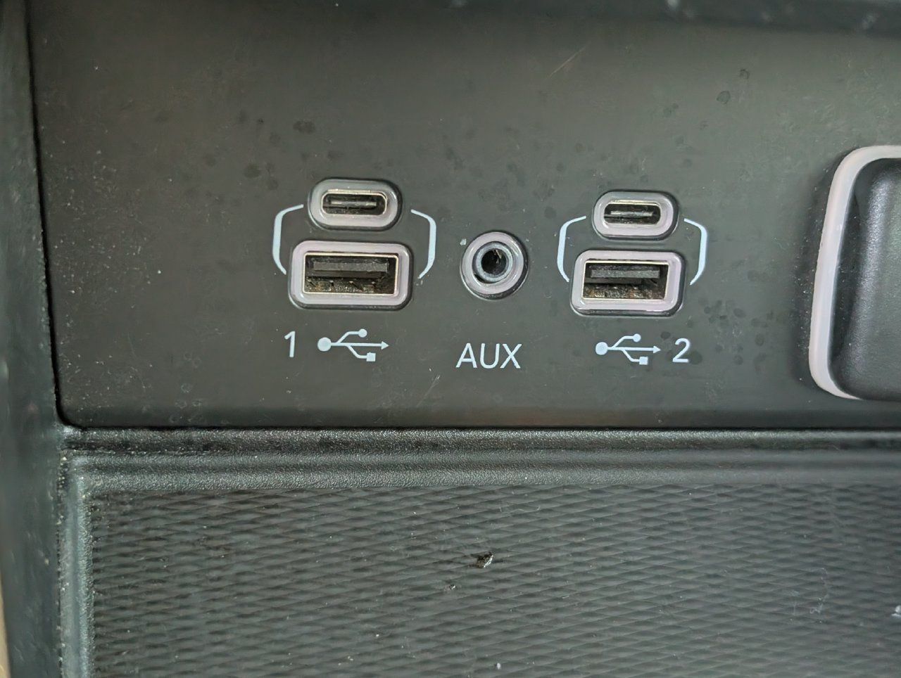 Used 2024 Jeep Grand Cherokee Altitude AWD/4WD image 19